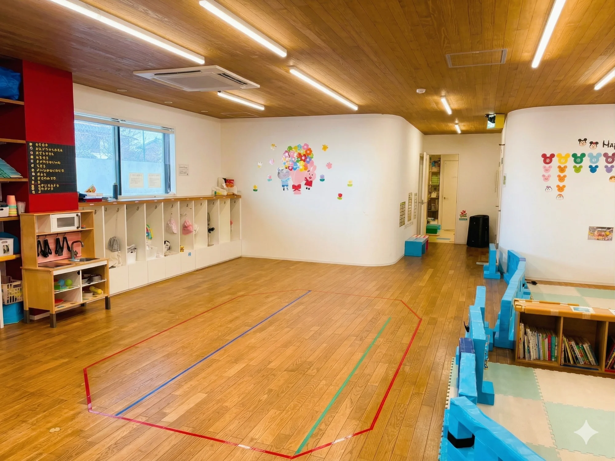 広々とした保育室