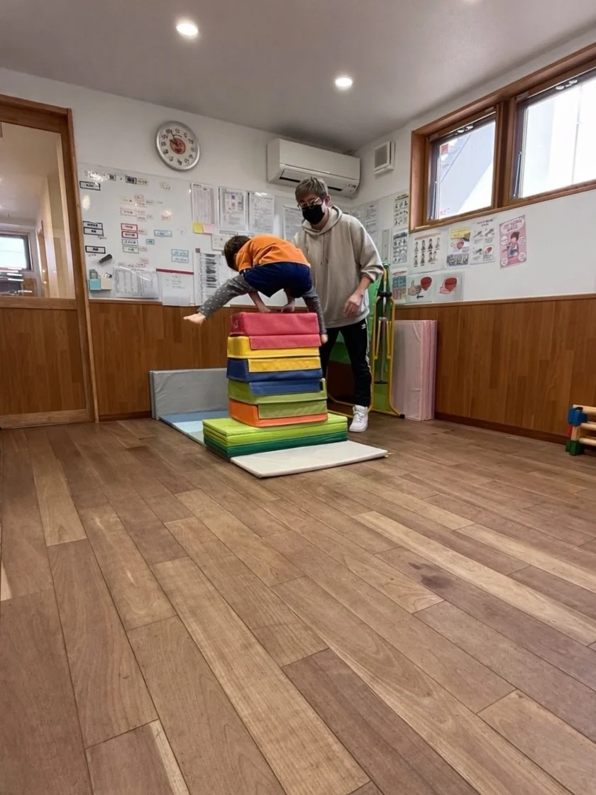 室内でのマット運動