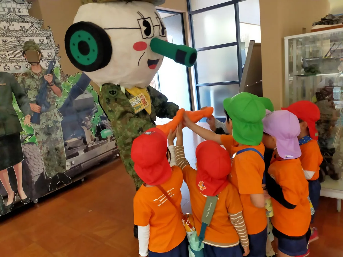 地域との交流（自衛隊訪問）