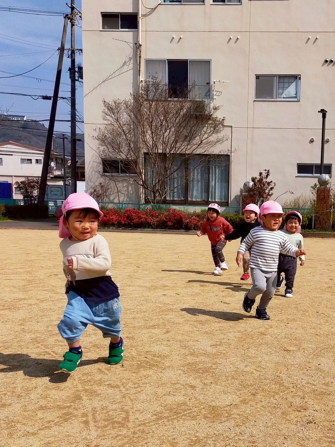 公園で思い切りかけっこ